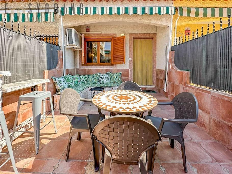 Casa De Llama Santa Pola Exteriér fotografie